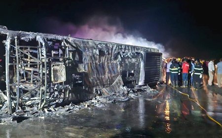 মহারাষ্ট্রে বাসে আগুন, ২৫ জনের প্রাণহানি