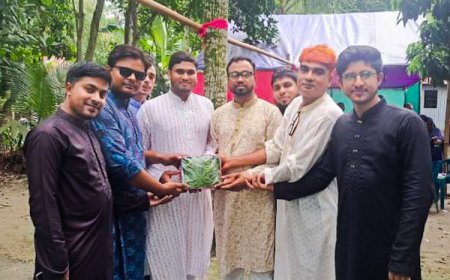 বন্ধুর বৌভাত অনুষ্ঠানে এককেজি কাঁচামরিচ উপহার