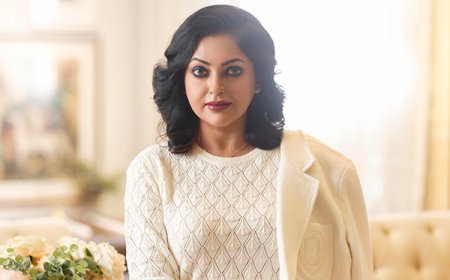 হলিউডের সিনেমার সঙ্গে এখন আমরা লড়ছি: নিপুণ