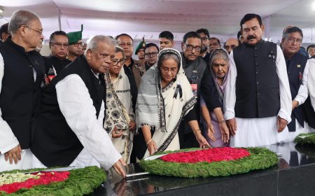 বঙ্গবন্ধুর সমাধিতে প্রধানমন্ত্রীর শ্রদ্ধা