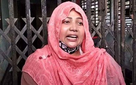 ৬ বিয়ের পরও নিজেকে কুমারী দাবি রোকসানার!