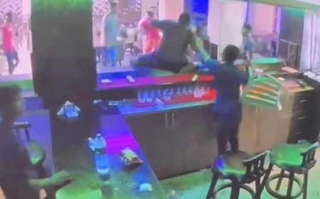 বিল চাওয়ায় বার ভাঙচুর, মদ লুট তিতুমীর কলেজ ছাত্রলীগের