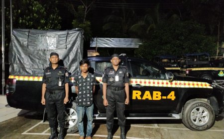 শিবালয়ে ৪ কেজি গাঁজাসহ মাদক ব্যবসায়ী গ্রেফতার