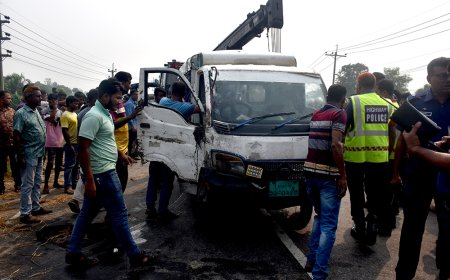 বাসের ধাক্কায় লেগুনা খাদে, নিহত চার