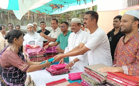 সাড়ে তিন শতাধিক মানুষের মাঝে প্যানেল মেয়রের ঈদ উপহার