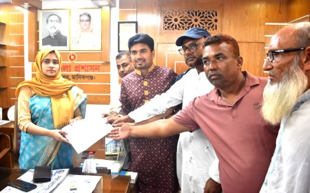 মানিকগঞ্জ জেলার কনিষ্ঠ প্রার্থী রাজিদুলের মনোনয়ন দাখিল